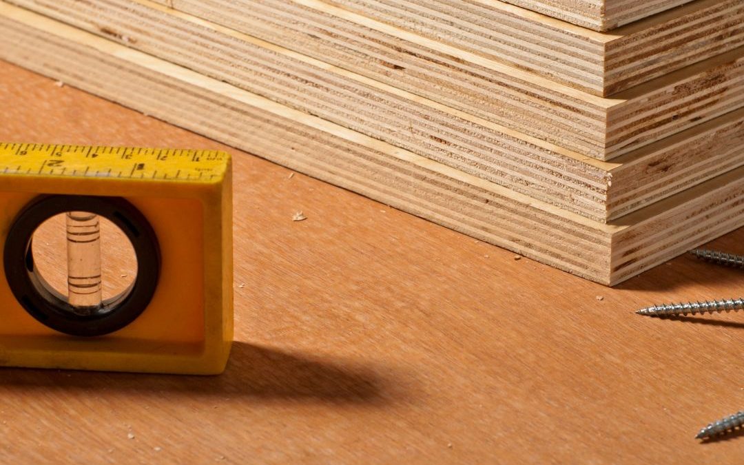 5 usos del contrachapado en diferentes industrias